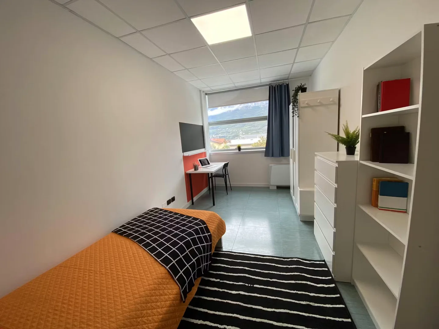 Habitación asequible para estudiantes con buena iluminación en 