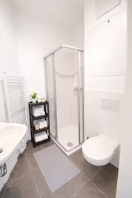 Logement entier à Neckarstraße, Ost, image 2 de 10