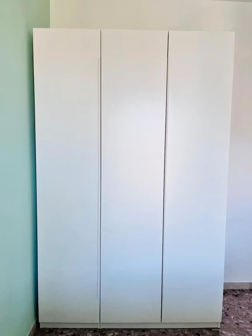 Chambre d'étudiant lumineuse et aérée avec accès facile à l'université dans 