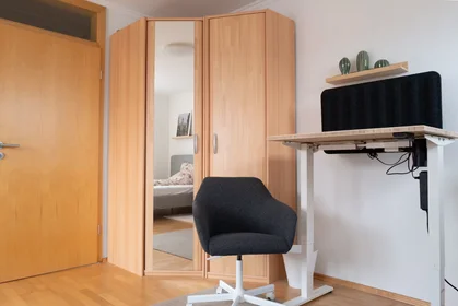 Habitación privada en Antwerpenstraße, Herzo Base, imagen 5 de 10