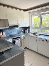 Habitación privada en Antwerpenstraße, Herzo Base, imagen 8 de 10