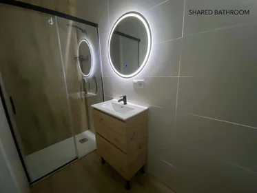 Stanza privata in Av. de Ramón y Cajal, 100, 41005 Sevilla, España, immagine 22 di 27