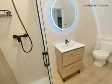 Stanza privata in Av. de Ramón y Cajal, 100, 41005 Sevilla, España, immagine 25 di 27