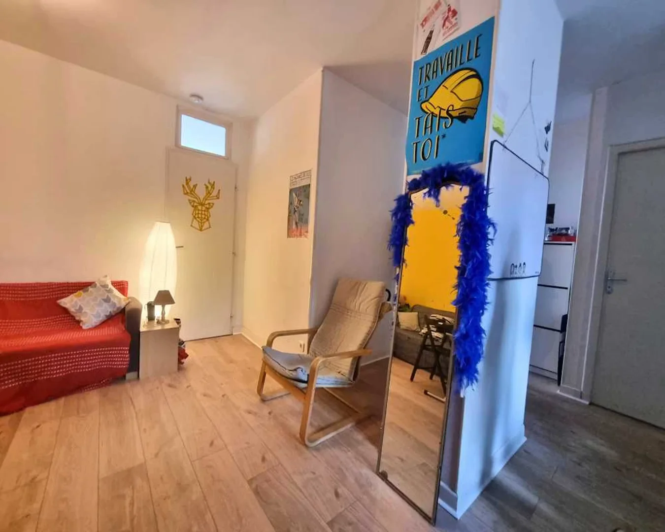 Chambre d'étudiant économique avec emplacement pratique dans