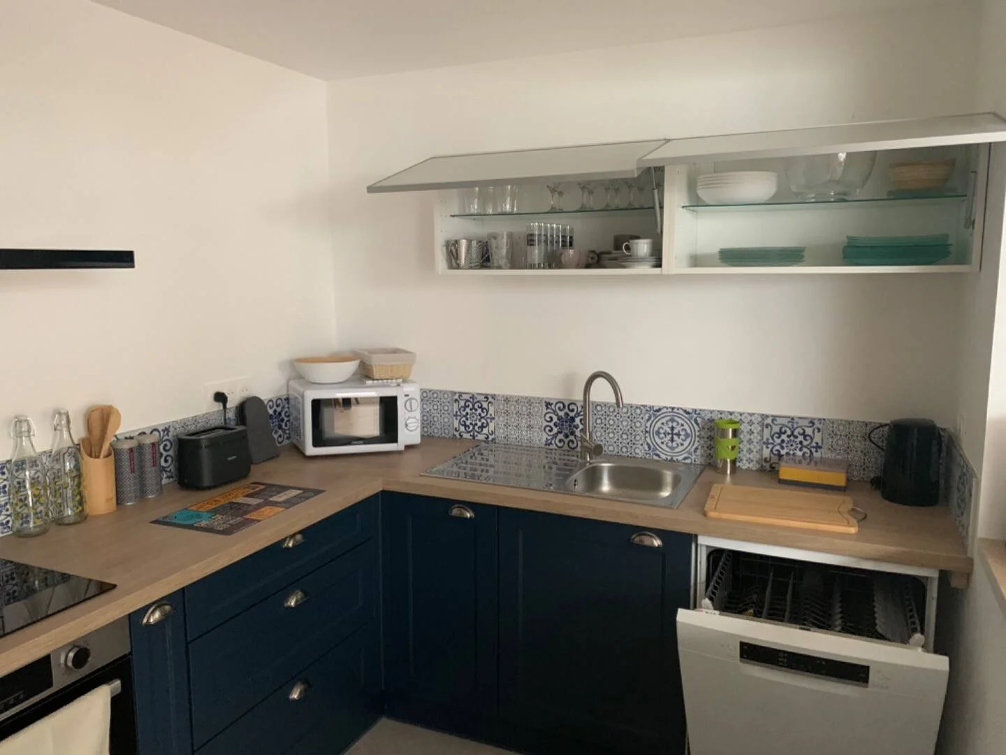 Habitación estudiantil amplia y cómoda en 