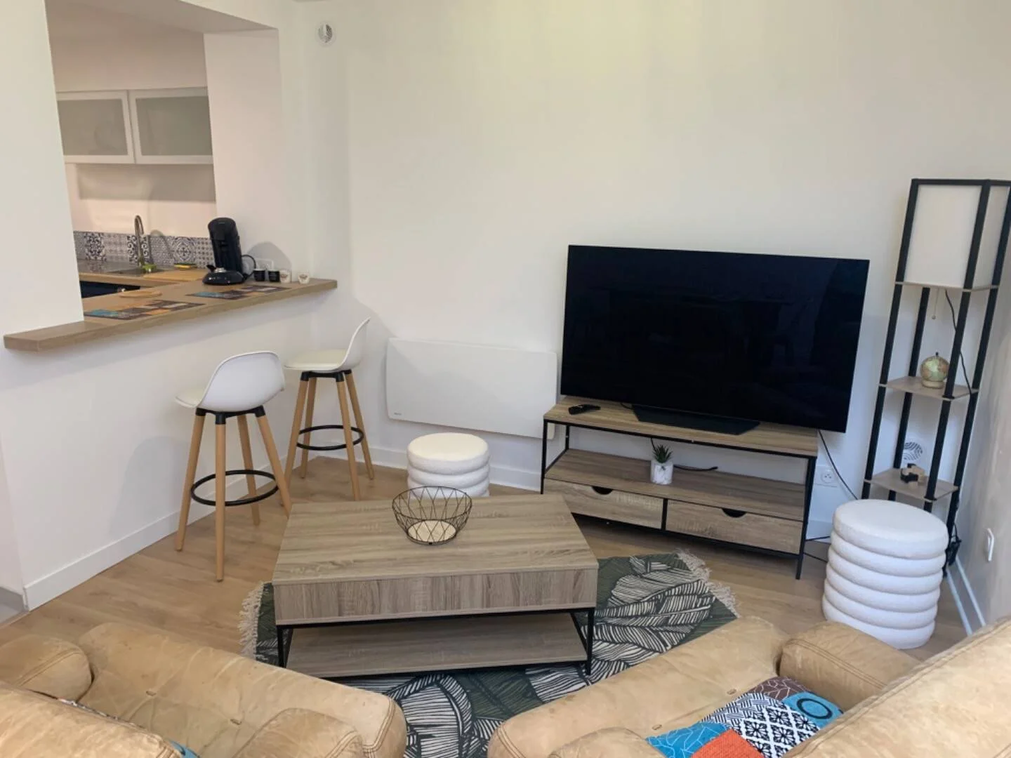 Habitación estudiantil luminosa y aireada con fácil acceso a la universidad en 
