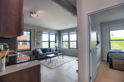 Alojamiento entero en residencia en 205 E Grand River Ave, East Lansing, MI 48823, United States, imagen 15 de 49
