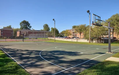 Apartamento inteiro em residência em 400 N River Rd, West Lafayette, IN 47906, USA, imagem 28 de 39