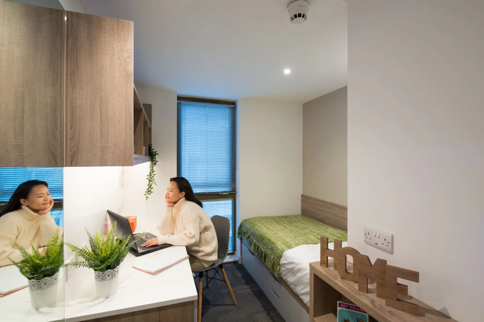 'de öğrenci dairesinde, tamamen mobilyalı kiralık oda