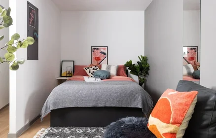 Stanza privata in residence in 32 Isambard Brunel Rd, Portsmouth PO1 2GP, United Kingdom , immagine 5 di 20