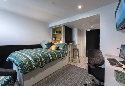 Logement entier en résidence à Bond St, Coventry CV1 4FQ, United Kingdom, image 2 de 23