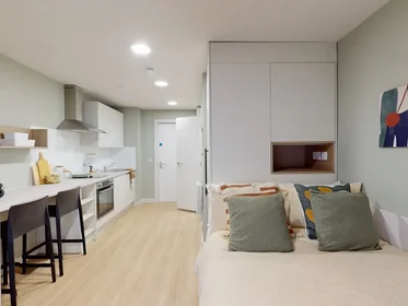 Quarto privado em residência em 11 Montrose Terrace, Edinburgh EH7 5AF, United Kingdom, imagem 20 de 24