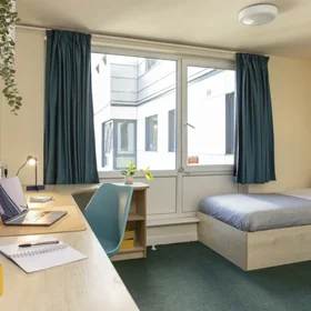 Stanza privata in residence in Burley St, Leeds LS3 1LN, United Kingdom, immagine 35 di 43
