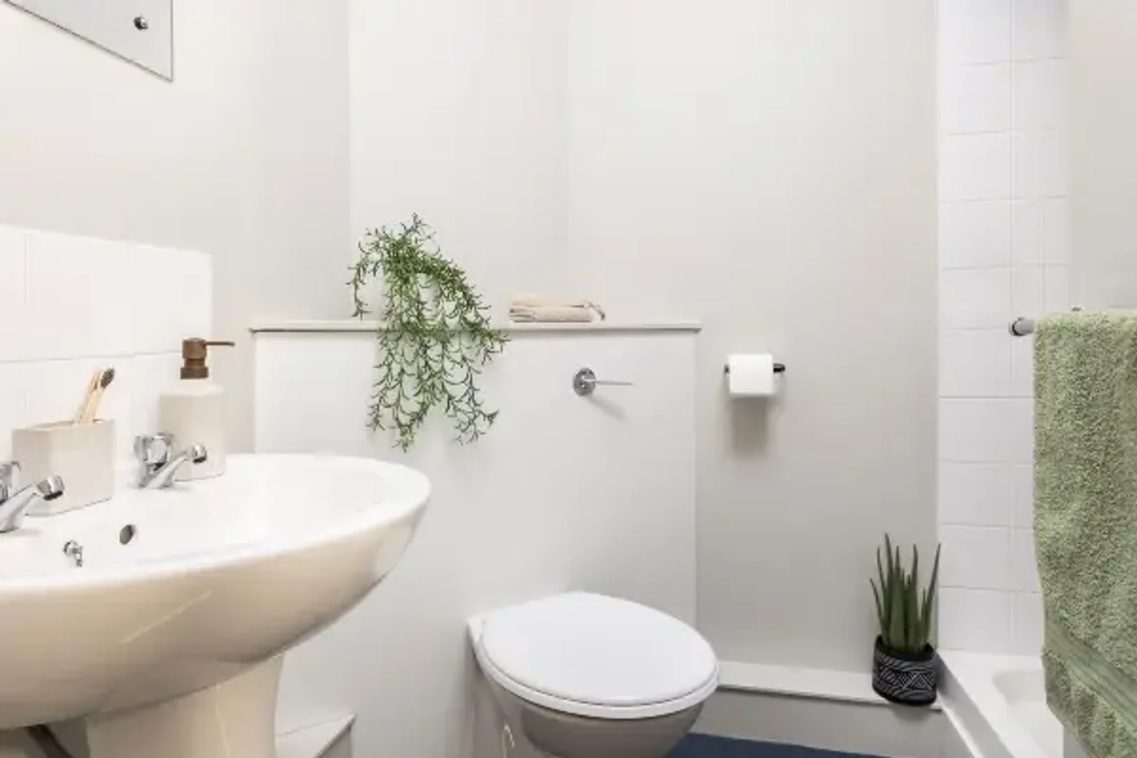 Chambre abordable pour les étudiants avec un bon éclairage dans