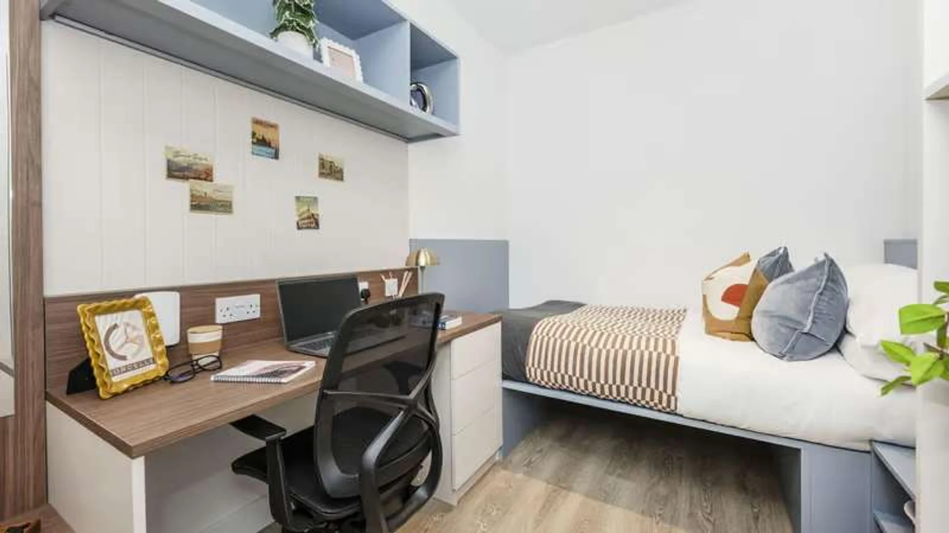 Chambre d'étudiant fonctionnelle parfaite pour étudier dans