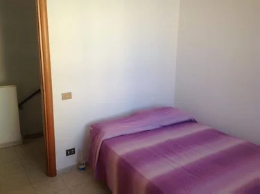Quarto privado em Via Pier Andrea Fontebasso, Casale Lumbroso, imagem 2 de 10