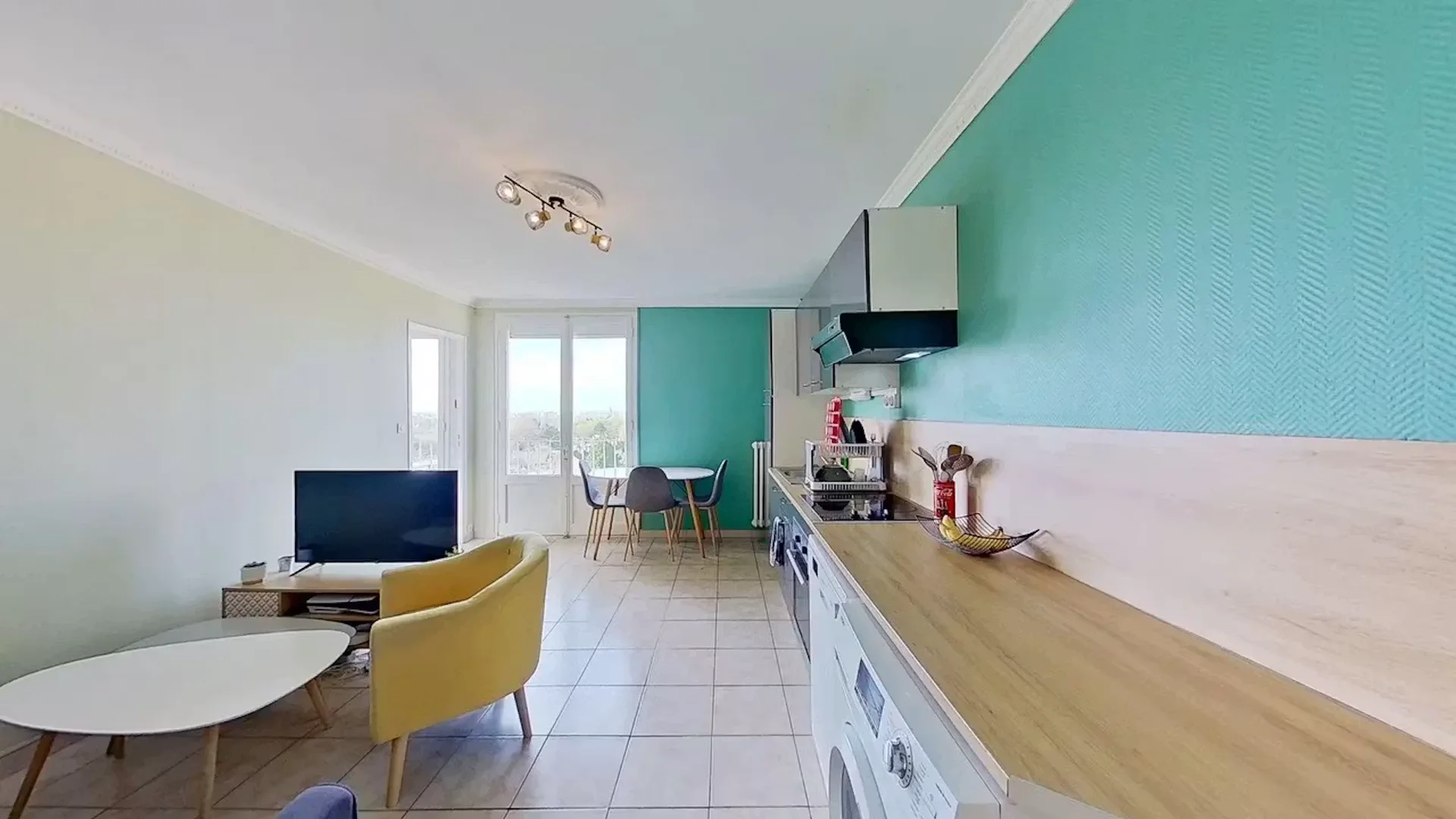 Bright and airy student room with easy university access in
