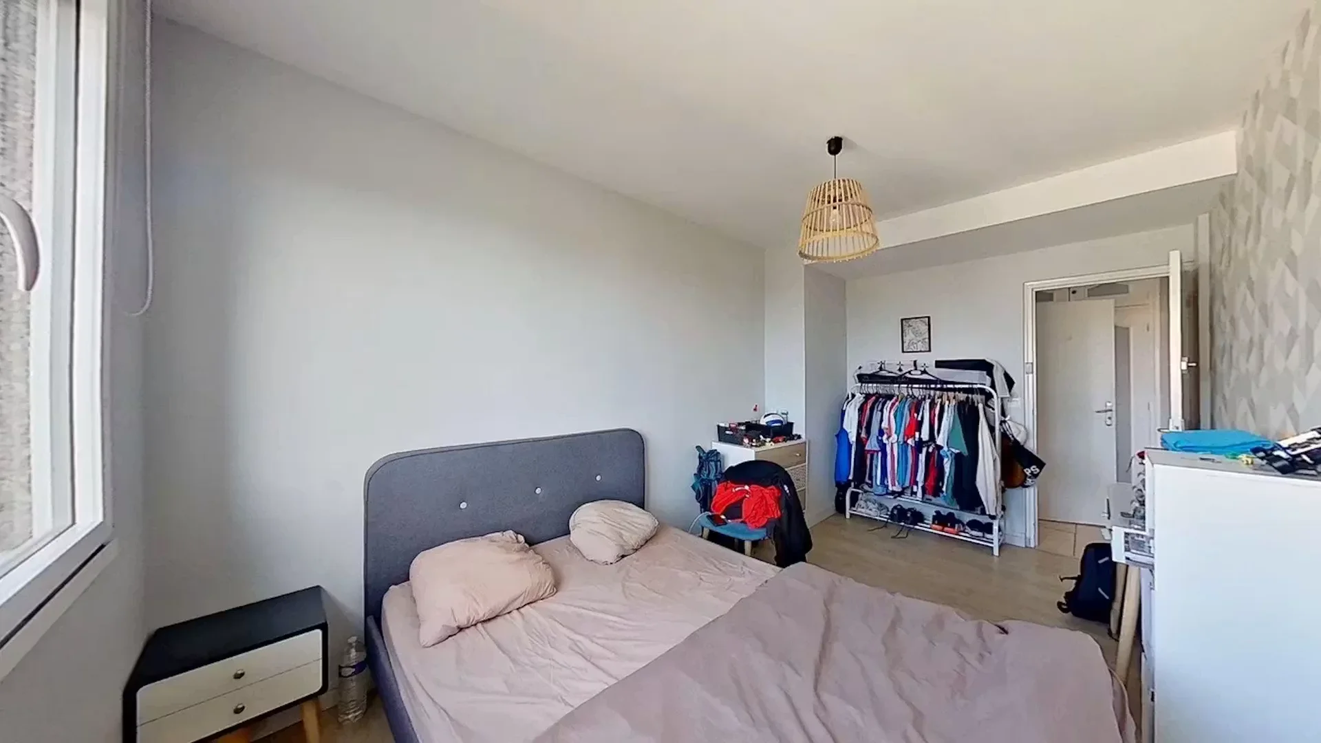 Room for rent in student apartment in , fully furnished