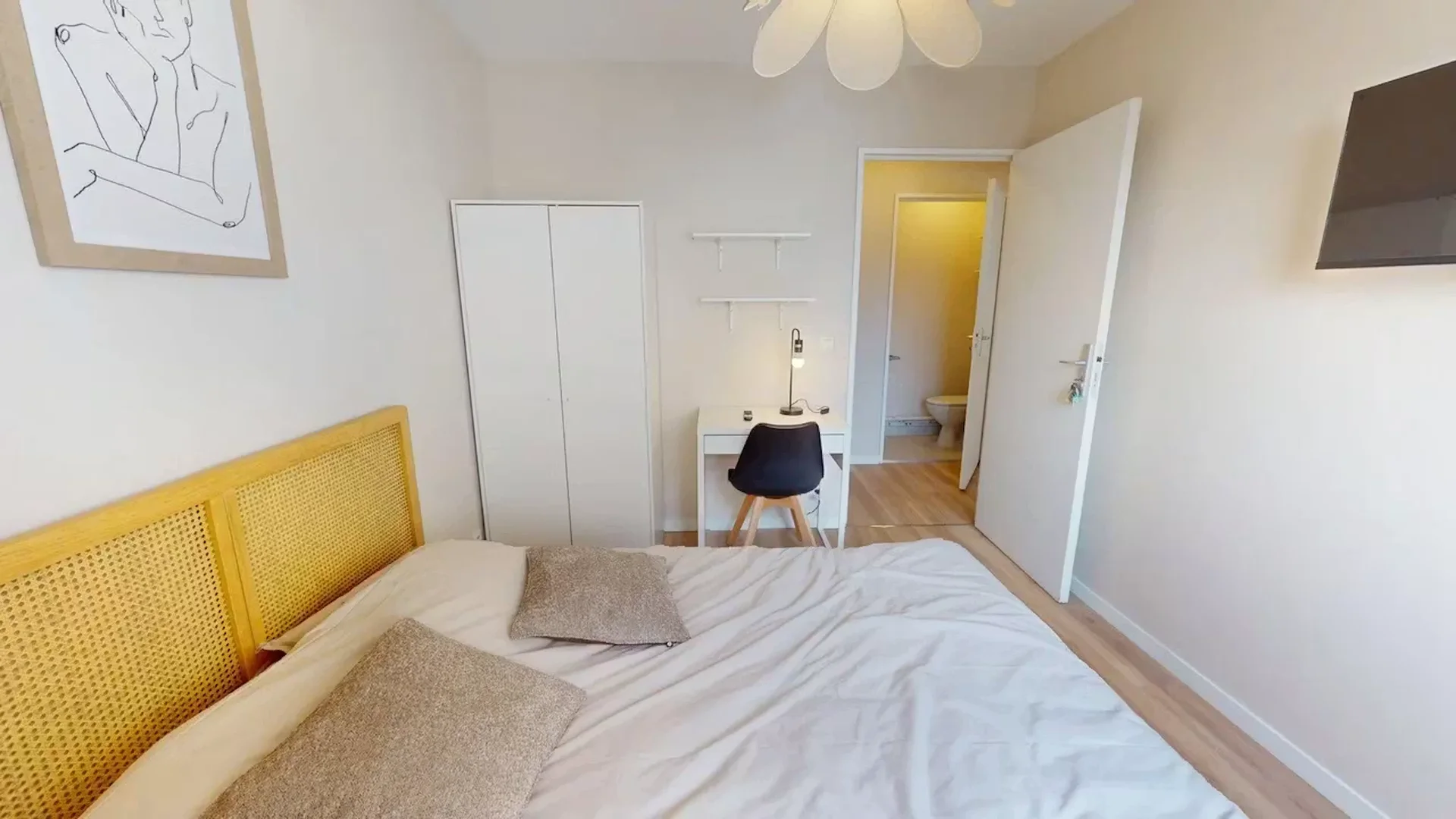 Chambre d'étudiant confortable et spacieuse dans