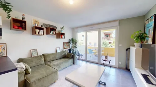 Logement entier à Boulevard Paul Valéry, Croix d'Argent, image 2 de 10