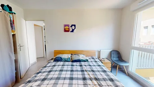Logement entier à Boulevard Paul Valéry, Croix d'Argent, image 9 de 10