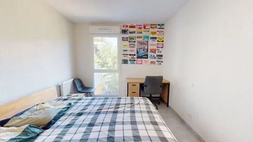Logement entier à Boulevard Paul Valéry, Croix d'Argent, image 10 de 10