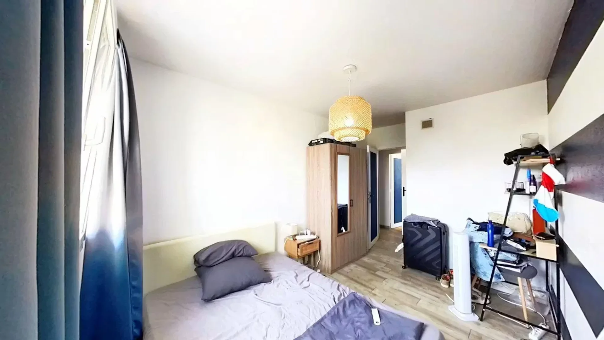 Habitación asequible para estudiantes con buena iluminación en 