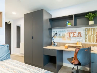 Quarto privado em residência em 16 Moon St, St Paul's, Bristol BS2 8QY, UK, imagem 31 de 42