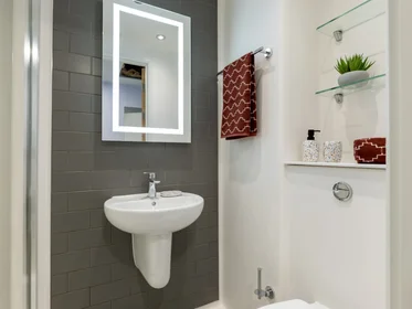 Quarto privado em residência em 16 Moon St, St Paul's, Bristol BS2 8QY, UK, imagem 39 de 42