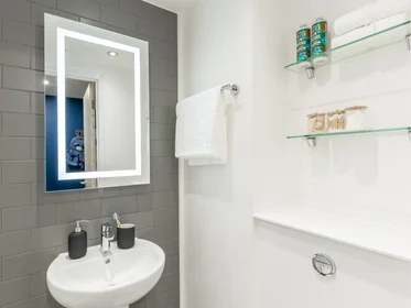 Quarto privado em residência em 16 Moon St, St Paul's, Bristol BS2 8QY, UK, imagem 6 de 42