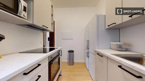 Chambre privée à Boulevard Athènes, image 6 de 19