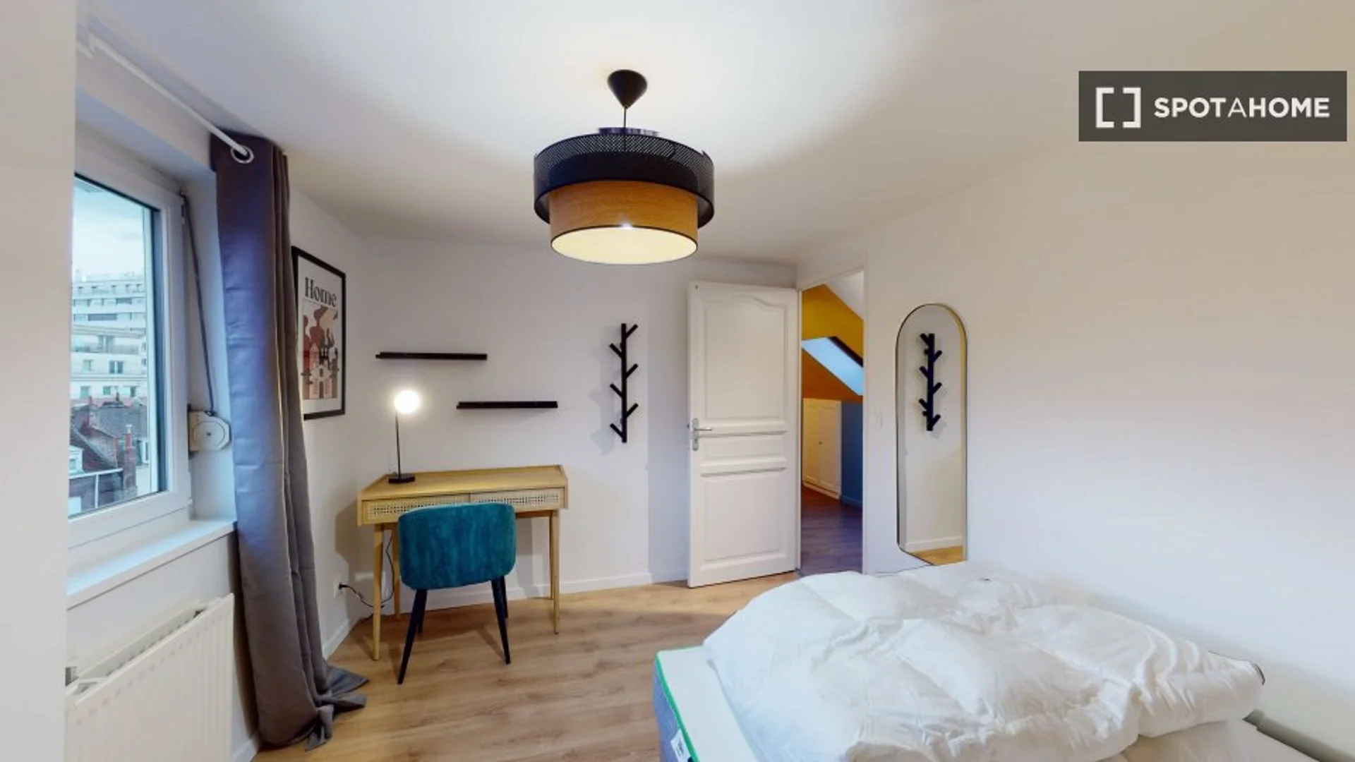 'de öğrenci dairesinde, tamamen mobilyalı kiralık oda