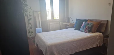 Quarto privado em Av. Congresso Oposição Democrática, 3800 Aveiro, Portugal, imagem 12 de 21