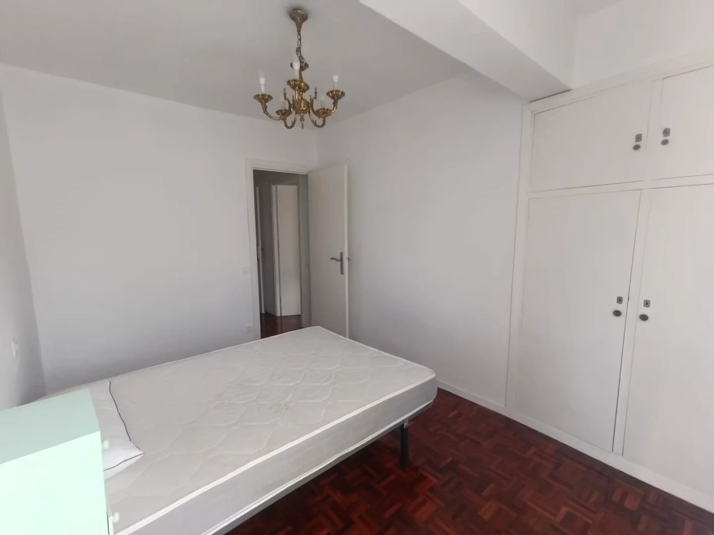 Habitación estudiantil económica con ubicación conveniente en 