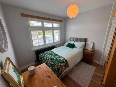 Privatzimmer in der Winnington Road, Enfield, bild 1 von 10