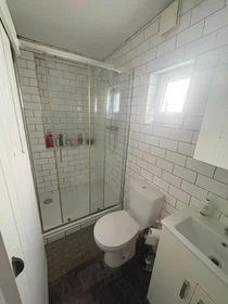Chambre privée à Winnington Road, Enfield, image 9 de 10