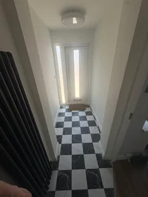 Chambre privée à Winnington Road, Enfield, image 10 de 10
