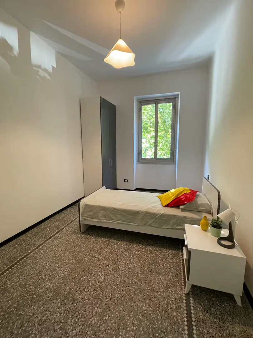 Budget-friendly student room close to campus in 