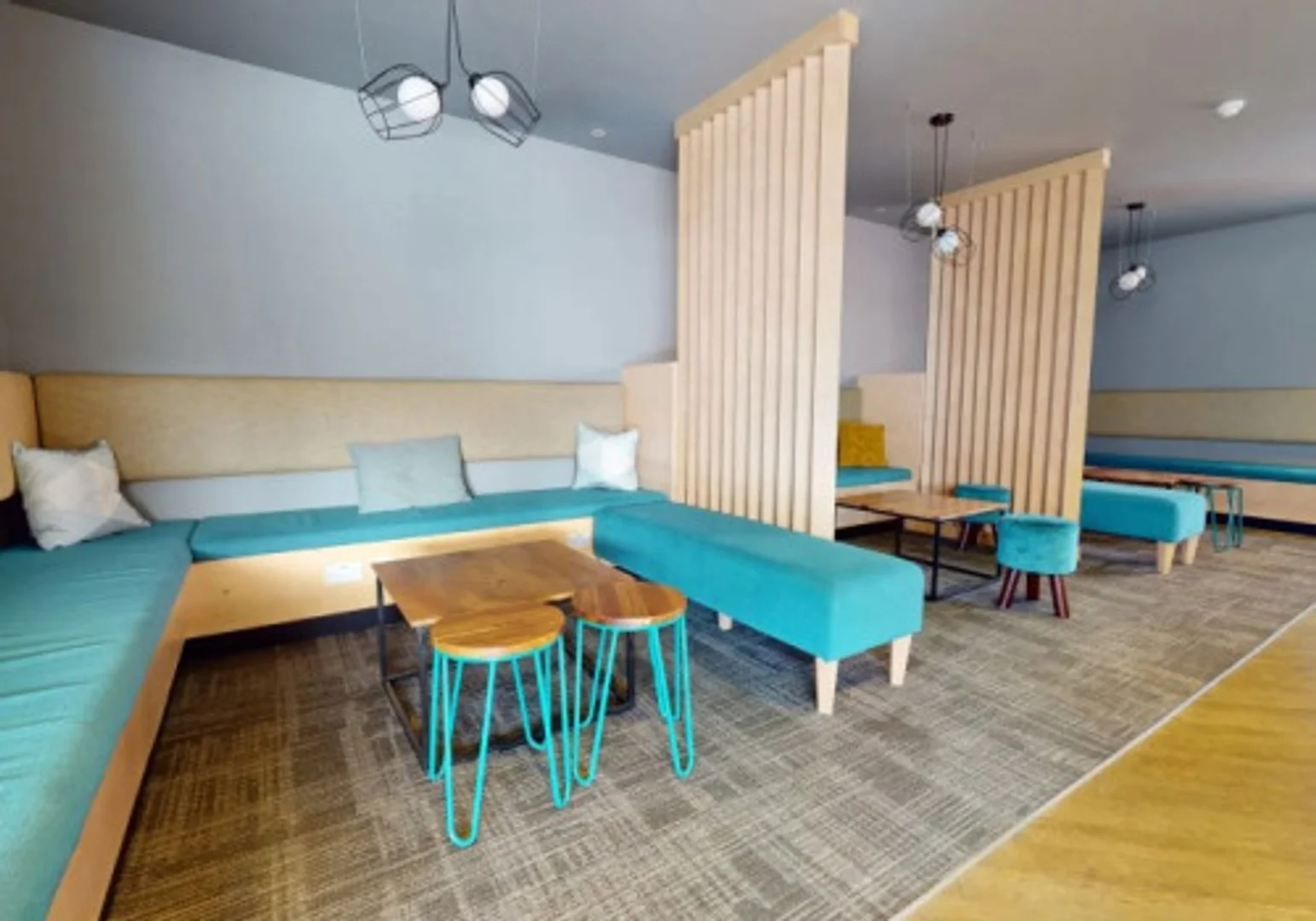 Habitación para estudiantes en  con área de estudio y facilidades compartidas