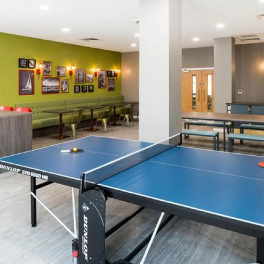 Comfortable and spacious student room in 