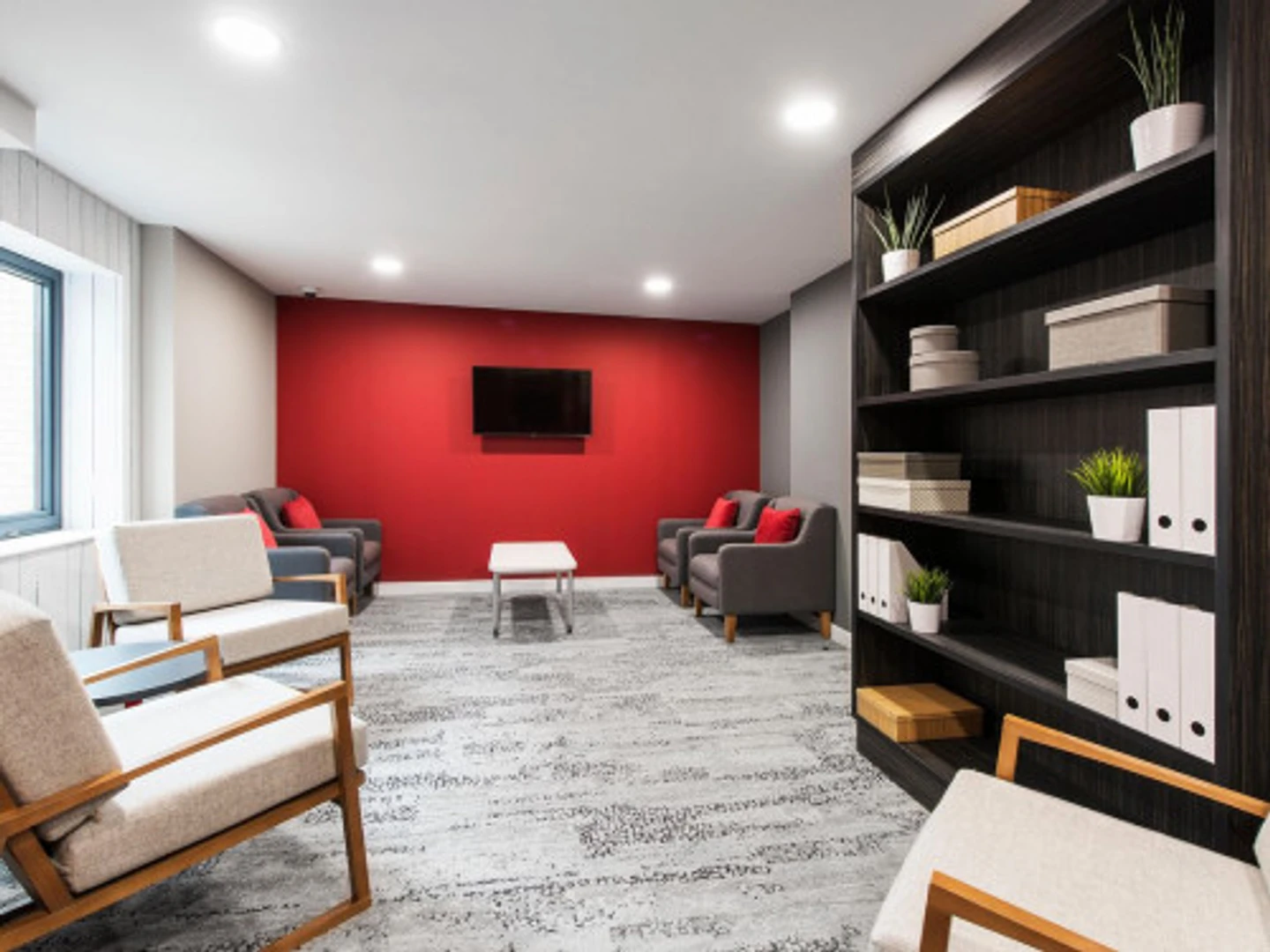 Budget-friendly student room close to campus in 