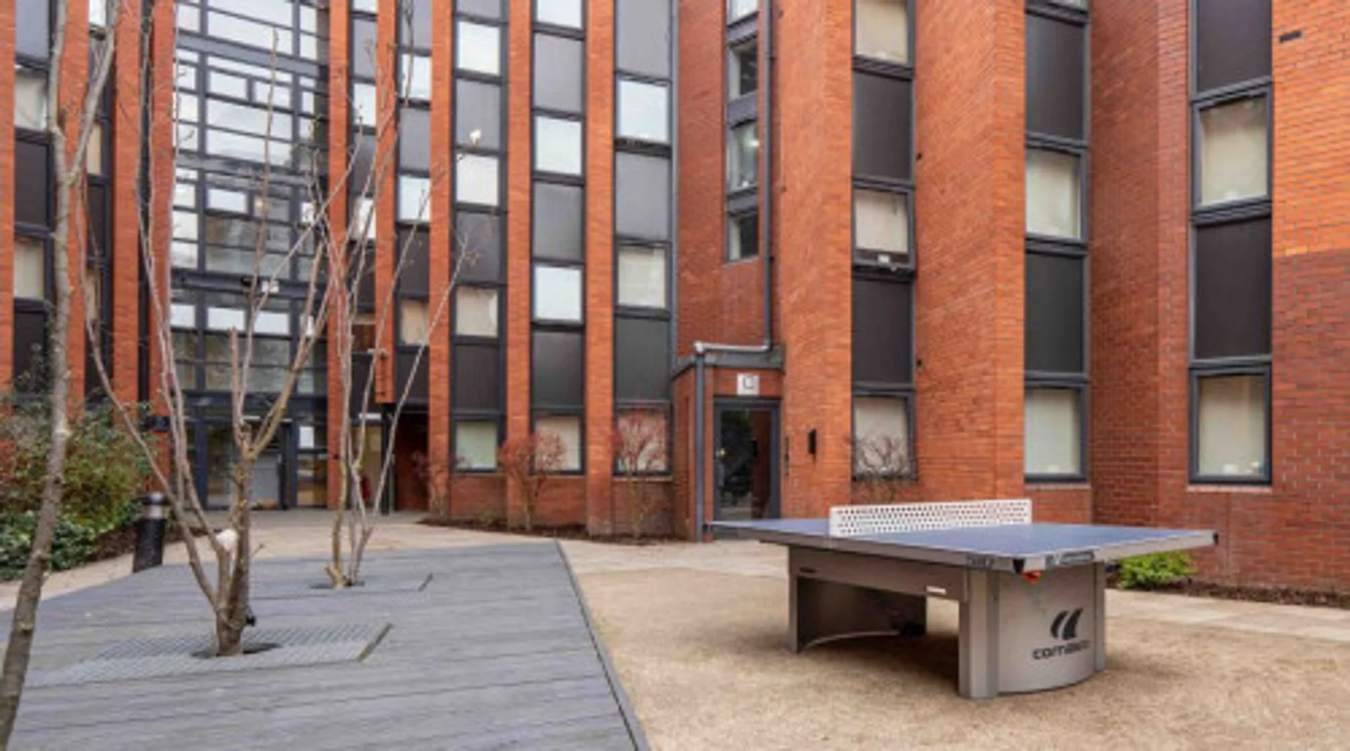 Chambre d'étudiant à avec espace d'étude et installations communes