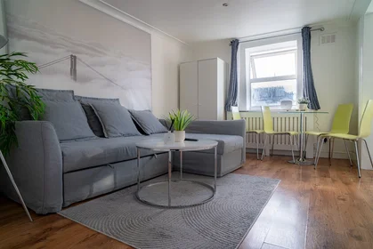 Apartamento inteiro em Edgware Road 444, imagem 3 de 14