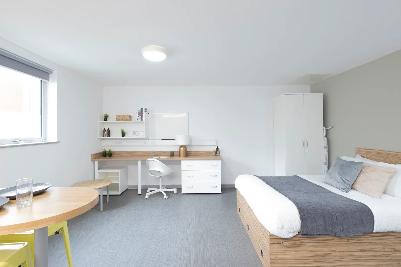 Chambre confortable pour étudiants disponible dans 