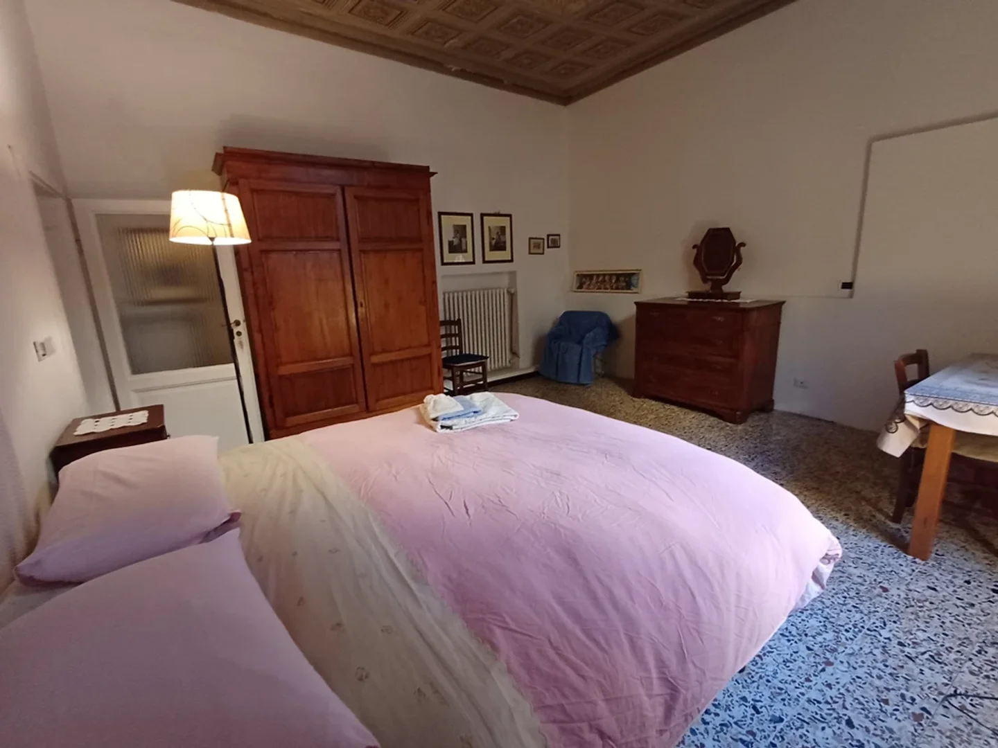 Habitación asequible para estudiantes con buena iluminación en 