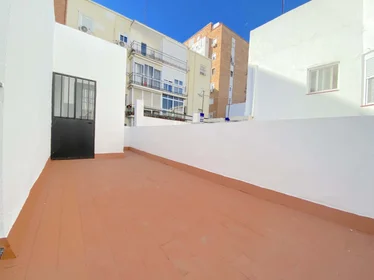 Stanza privata in Av. de Ramón y Cajal, 100, 41005 Sevilla, España, immagine 13 di 33