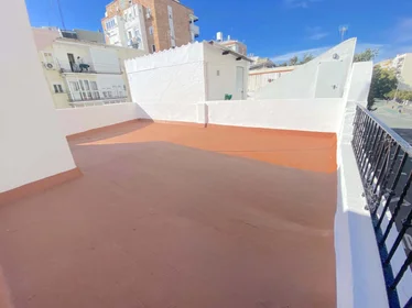 Stanza privata in Av. de Ramón y Cajal, 100, 41005 Sevilla, España, immagine 24 di 33