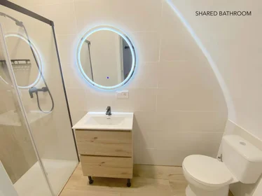 Stanza privata in Av. de Ramón y Cajal, 100, 41005 Sevilla, España, immagine 27 di 33
