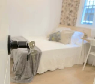 Stanza privata in Av. de Ramón y Cajal, 100, 41005 Sevilla, España, immagine 4 di 33