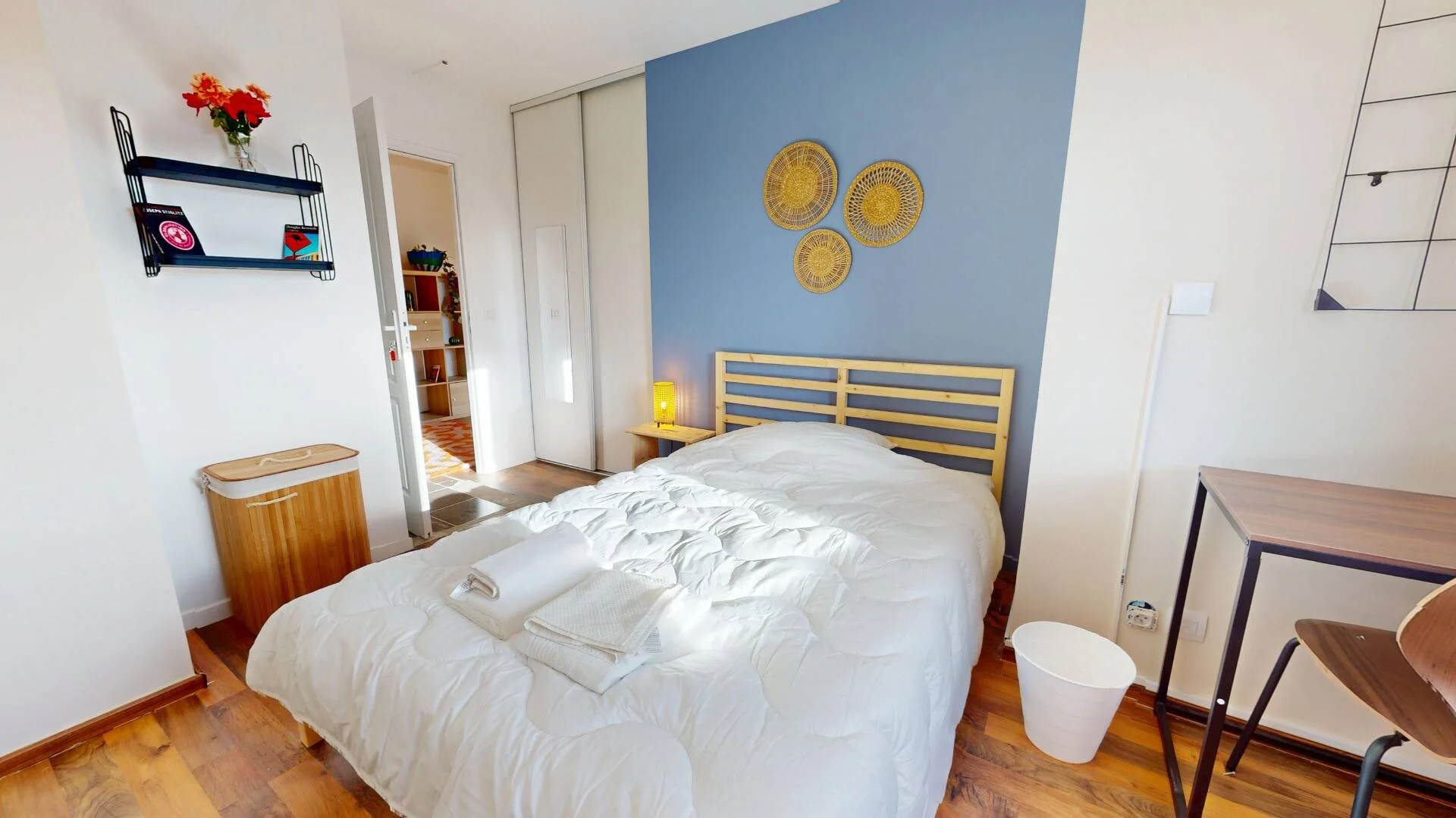 Quarto para alugar em apartamento de estudantes em , totalmente mobilado